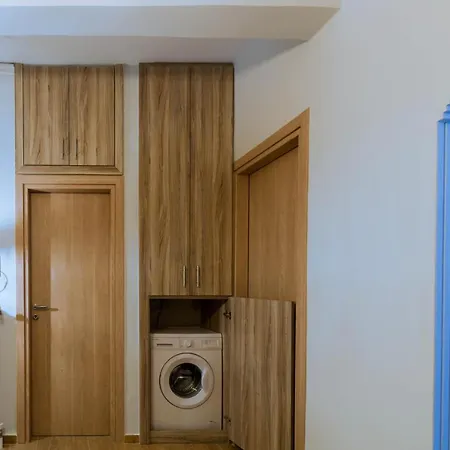 Adorable 2 Bedroom Apartment Close To Ancient Athens City Center-3