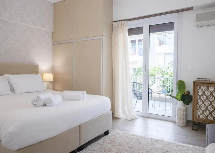 Tropicana Beachside Stay In Vouliagmeni
